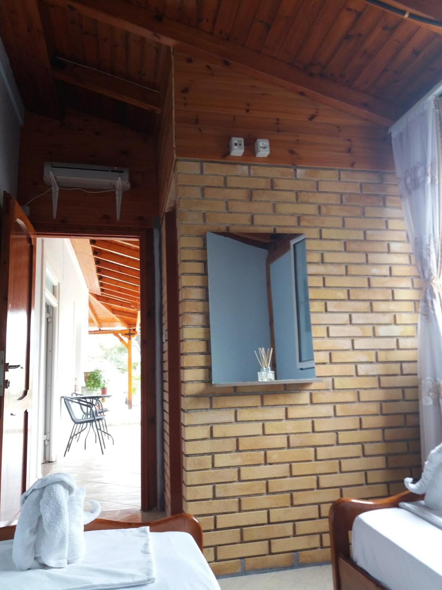 Sunset Guest House Himare Exterior photo